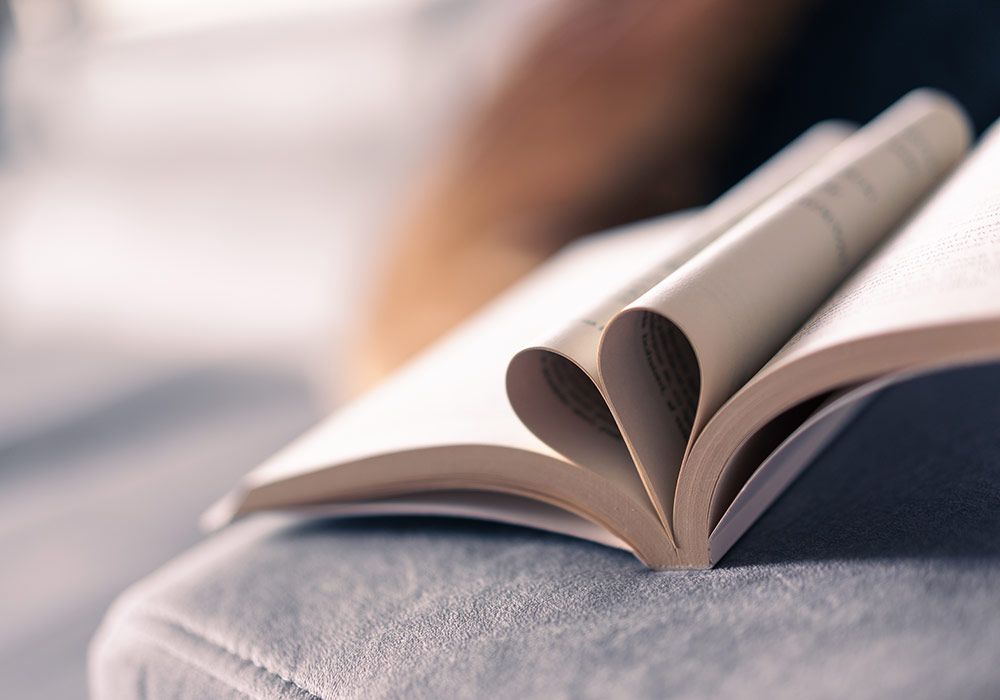 Les astuces pour créer un coin lecture confortable dans votre salon