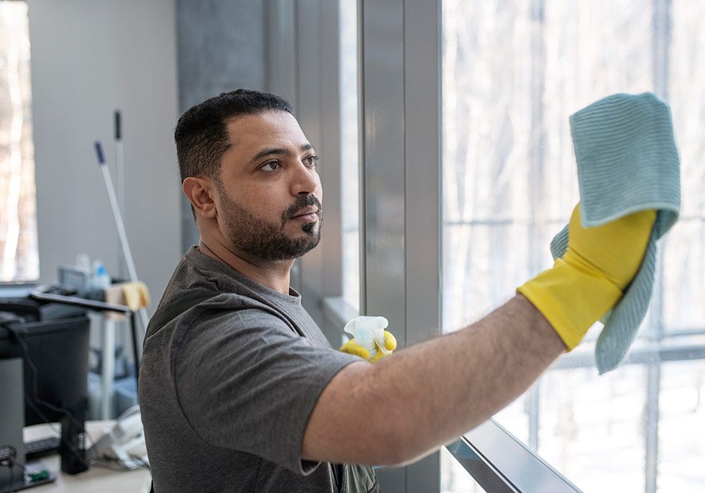 Les astuces pour enlever les taches tenaces sur vos meubles