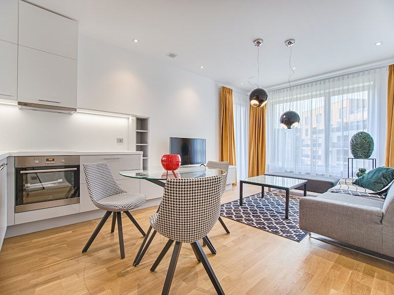 Optimisez votre salle à manger : Astuces pour choisir la table et les chaises adaptées à votre espace