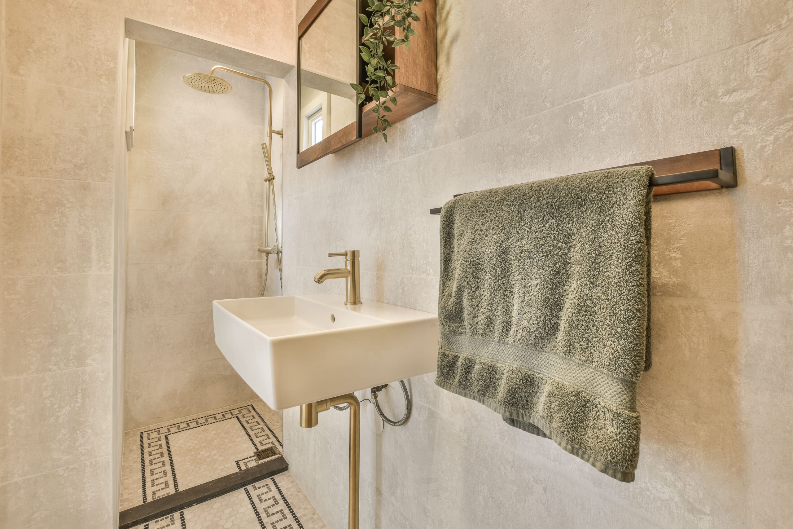 sink-mirror-modern-bathroom-min